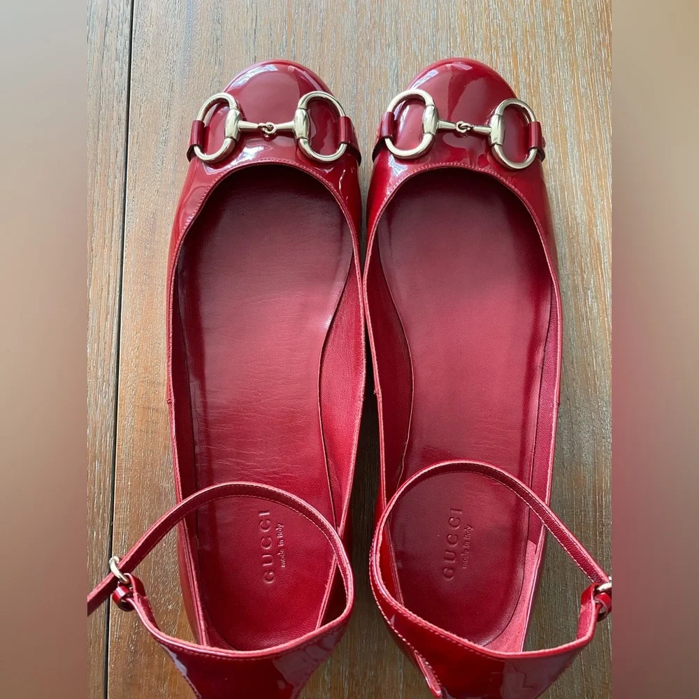GUCCI Red Patent Leather Ballet Flats - Picture 2 of 14